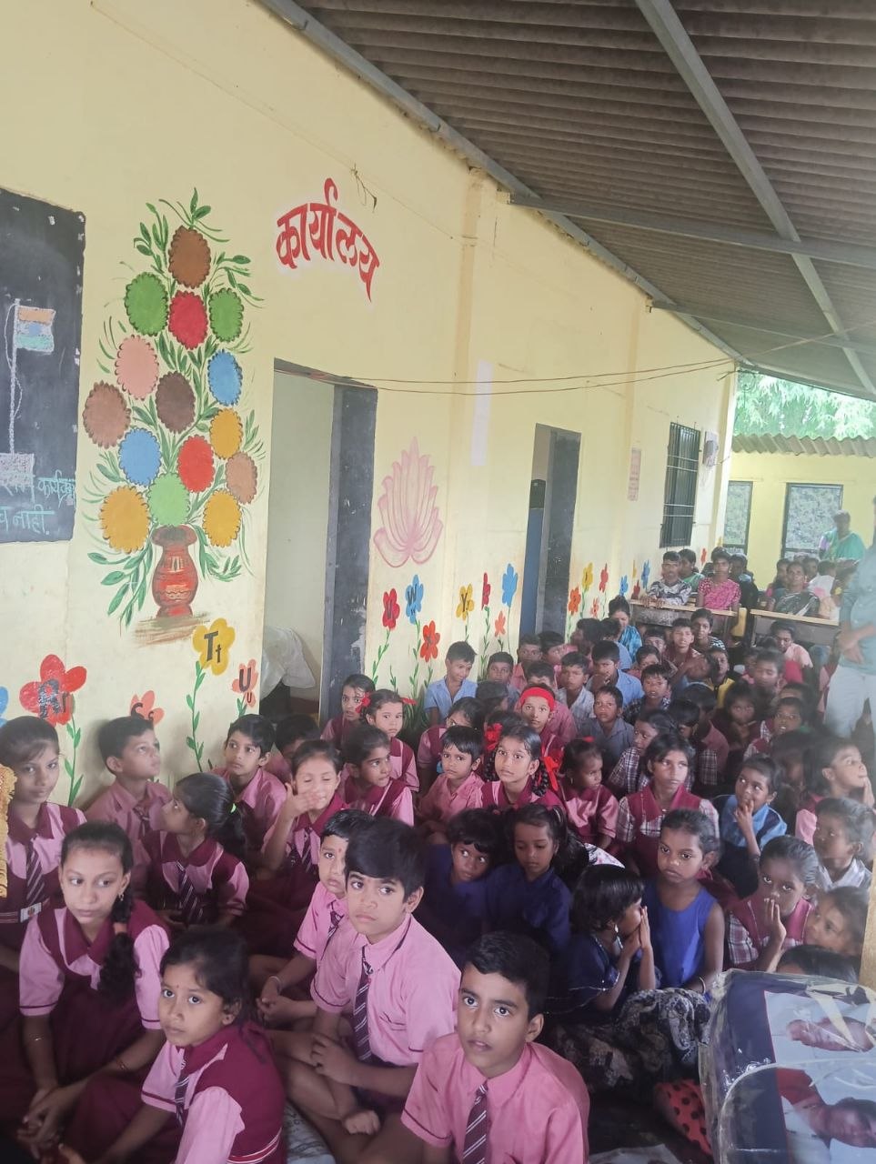 School bag distribution photo 15
